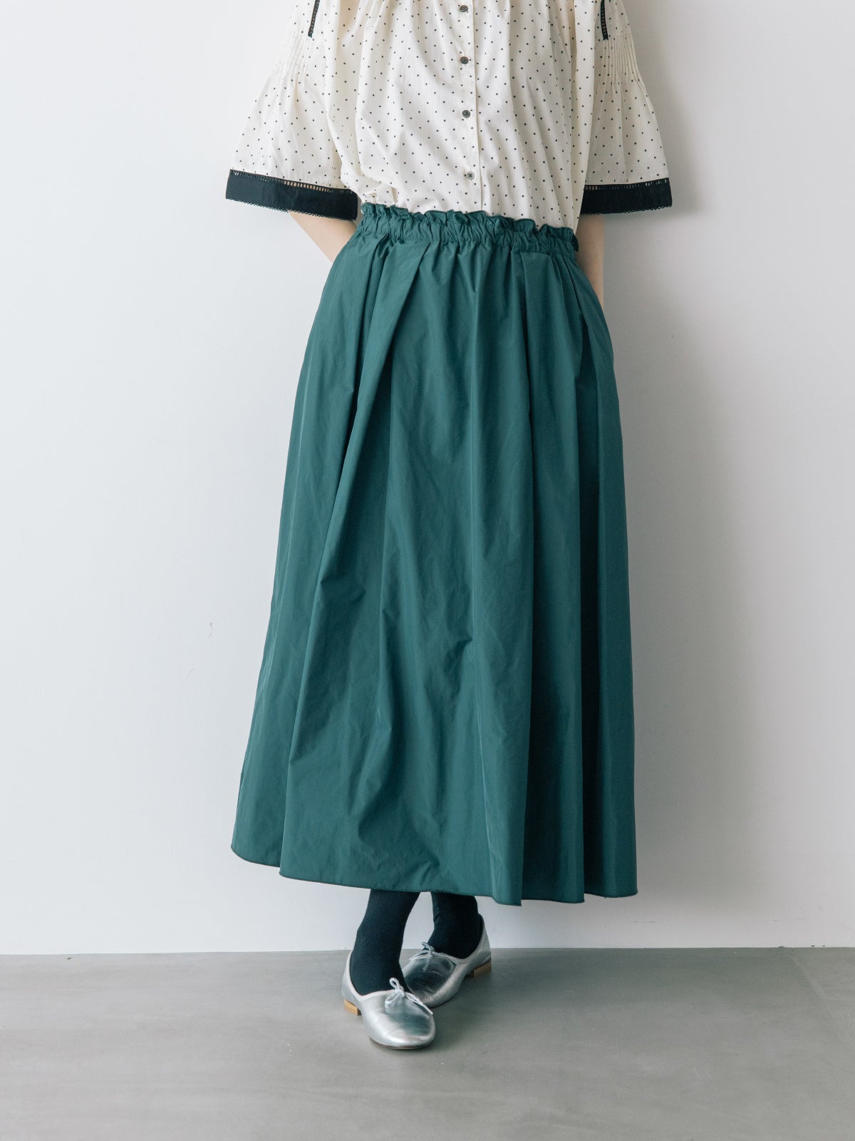 MEMORY TAFFETA TUCK SKIRT PONT DE CHALONS ポンデシャロン | PONT DE